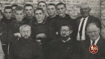 Padre Pio e il giovane confratello Padre Angelo Colangelo